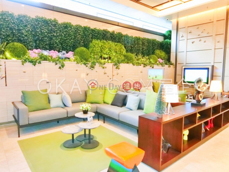 Rare 1 bedroom on high floor with balcony | For Sale | King\'s Hill 眀徳山 Sales Listings
