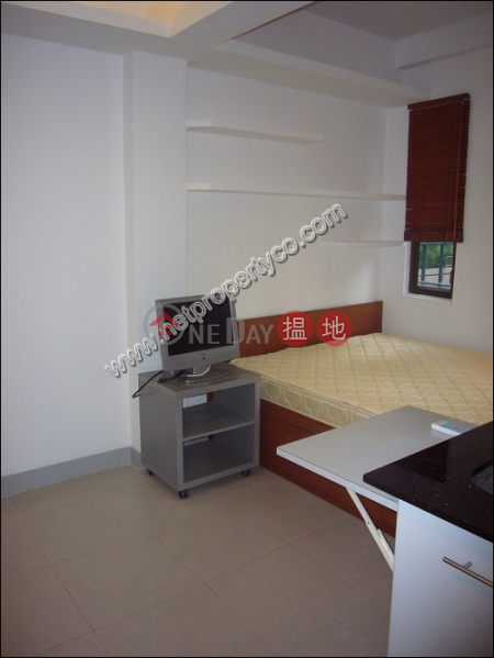 Unit with Rooftop for Rent in Mid-Levels Central 18 Tai Ping Shan Street | Central District Hong Kong | Rental, HK$ 12,000/ month