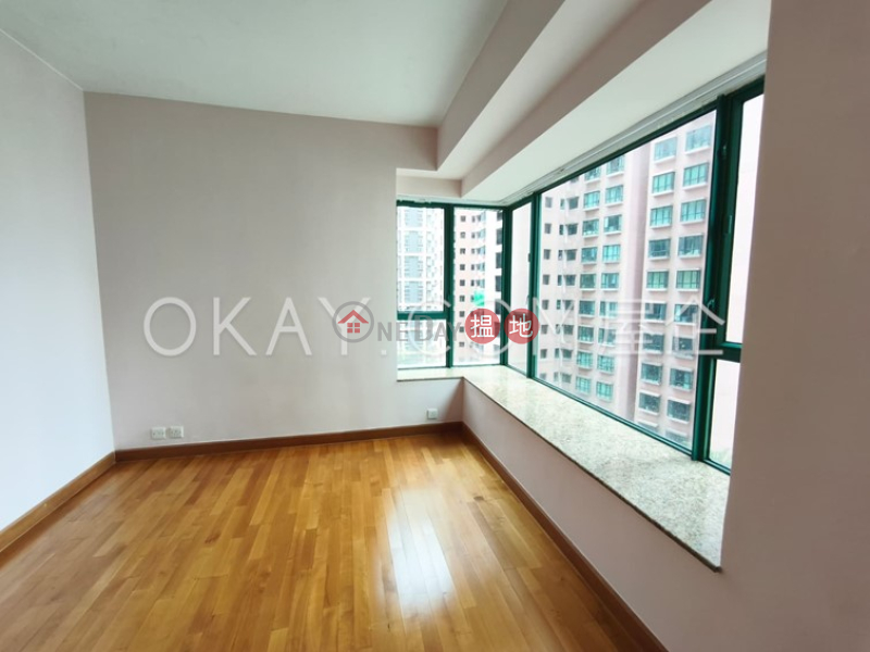 Lovely 2 bedroom in Mid-levels Central | Rental | Hillsborough Court 曉峰閣 Rental Listings