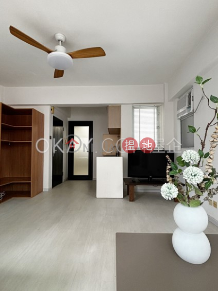 Intimate high floor in Sheung Wan | For Sale | 28-30 Queen Street 皇后街28-30號 Sales Listings