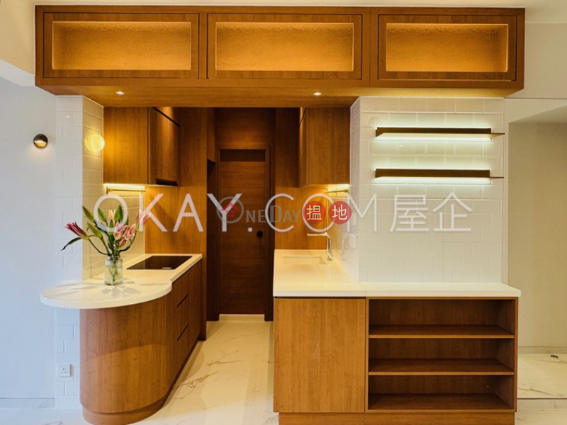 Stylish 2 bedroom in Mid-levels West | Rental 119-125 Caine Road | Central District, Hong Kong, Rental | HK$ 35,000/ month