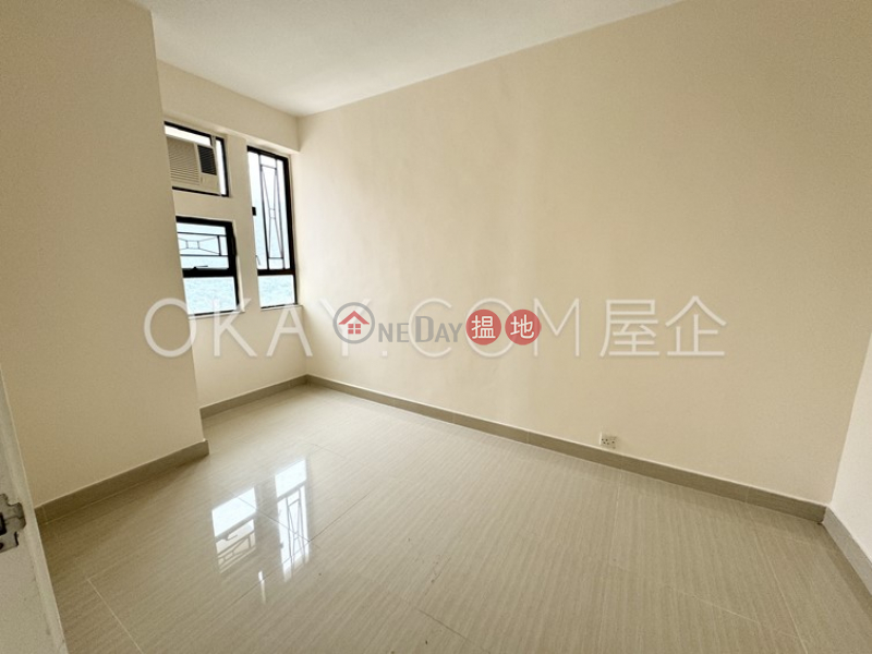 Cozy 3 bedroom on high floor with sea views & balcony | For Sale, 10 Parkvale Drive | Lantau Island, Hong Kong | Sales HK$ 10.03M