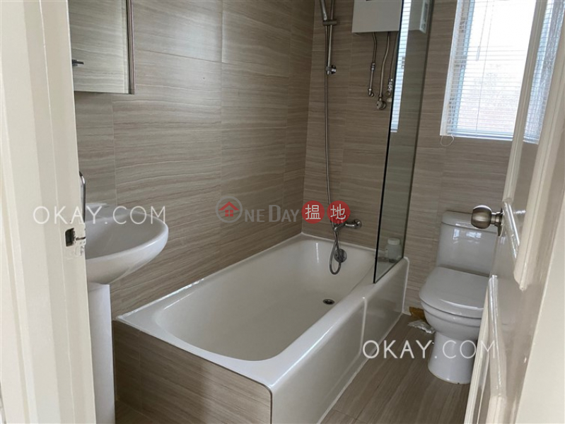 HK$ 75,000/ month, Repulse Bay Garden, Southern District | Unique 3 bedroom on high floor with balcony & parking | Rental
