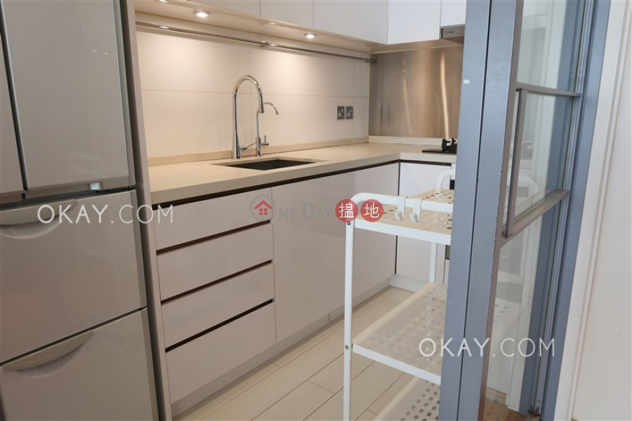 HK$ 34,000/ month | Tung Hing Building Wan Chai District, Lovely 2 bedroom on high floor | Rental