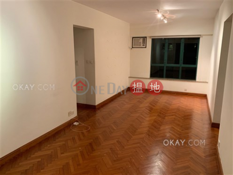 Rare 2 bedroom in Mid-levels Central | For Sale | Hillsborough Court 曉峰閣 _0