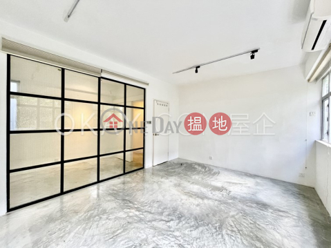 Lovely 2 bedroom on high floor with rooftop | For Sale | Tai Yuen 泰苑 _0
