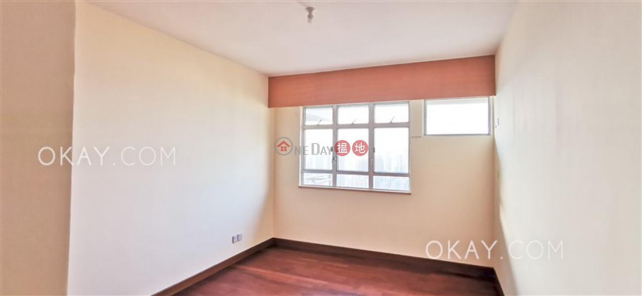 HK$ 63,500/ month | Aurora - Quarters | Wan Chai District | Gorgeous 3 bedroom with balcony | Rental