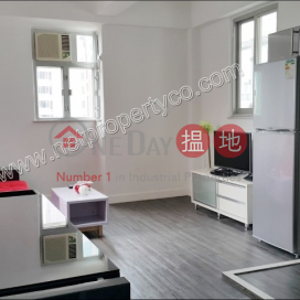 Spacious 2 bedrooms for Rent, Wah Lee Building 華利樓 | Western District (A014018)_0