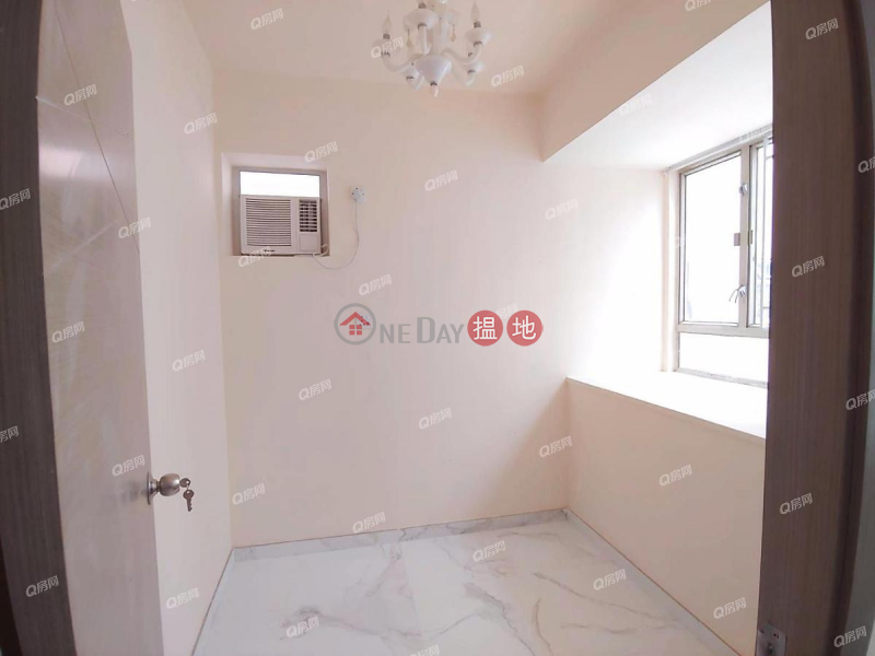 HK$ 15,000/ month Hing Bong Mansion, Wan Chai District Hing Bong Mansion | 2 bedroom Flat for Rent
