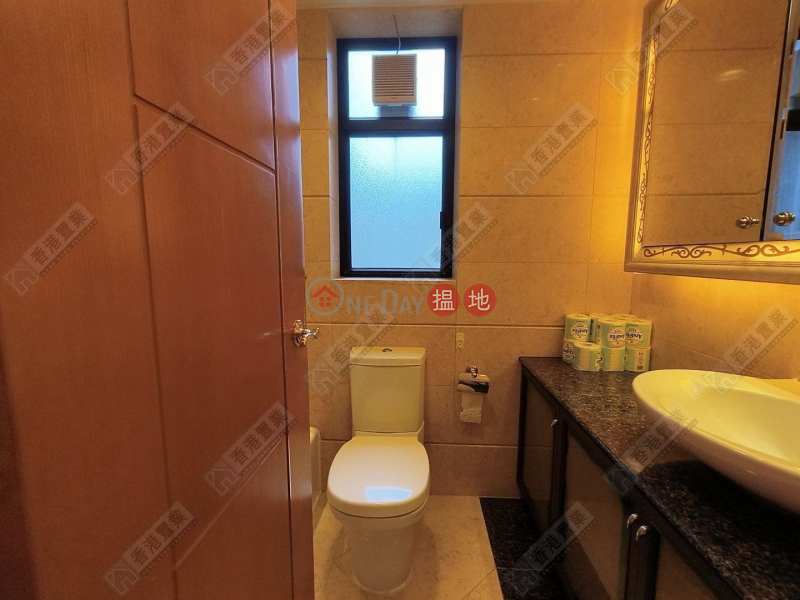 Three bedrooms, one apartment, multi-purpose in THE ARCH | The Arch Sky Tower (Tower 1) 凱旋門摩天閣(1座) Sales Listings