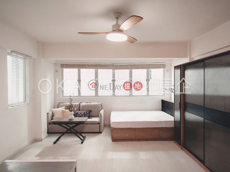 Intimate high floor in Sheung Wan | For Sale | 28-30 Queen Street 皇后街28-30號 Sales Listings