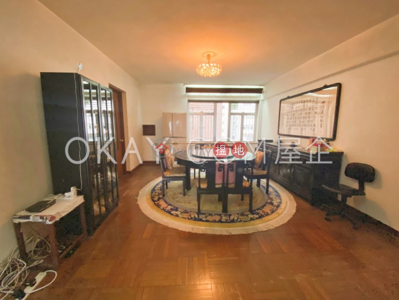 HK$ 70M, Dragon View, Central District, Beautiful 3 bed on high floor with balcony & parking | For Sale