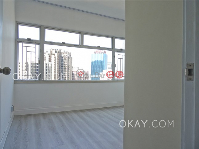 HK$ 40,000/ month, Glen Circuit | Eastern District | Tasteful 2 bedroom with balcony & parking | Rental