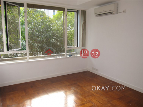 Unique 3 bedroom with terrace & parking | Rental | Stanley Green 維璧別墅 _0