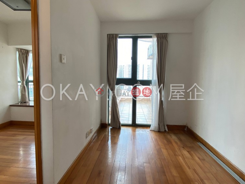 HK$ 32,000/ month, Bayview Park Chai Wan District, Tasteful 3 bedroom on high floor with terrace & balcony | Rental
