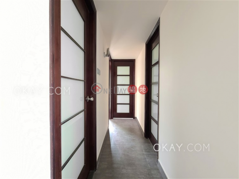 Cozy 3 bedroom on high floor with parking | Rental | FESSENDEN COURT 信達閣 Rental Listings