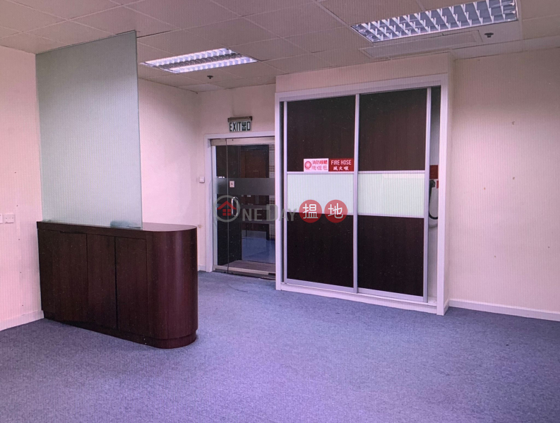 Property Search Hong Kong | OneDay | Industrial, Rental Listings | Kwai Chung Kwai Cheong Center 2-bedroom decoration, inner toilet, high-rise building, near the subway