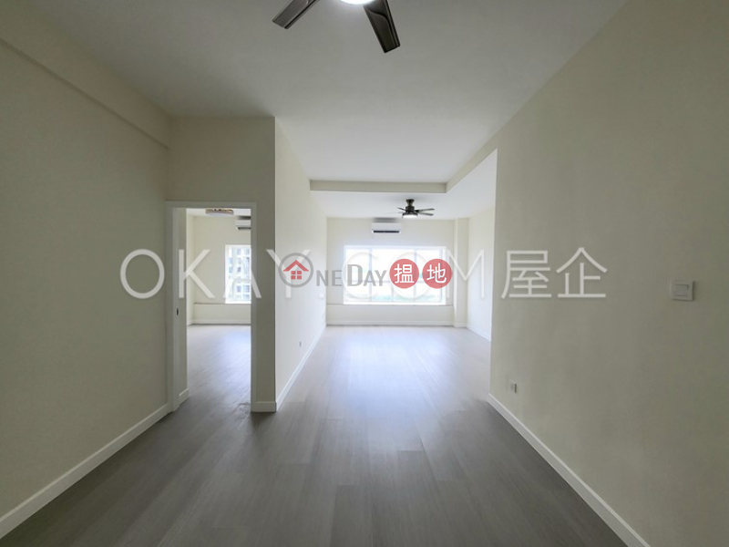 HK$ 12M, Discovery Bay, Phase 4 Peninsula Vl Crestmont, 51 Caperidge Drive Lantau Island Luxurious 3 bedroom on high floor | For Sale
