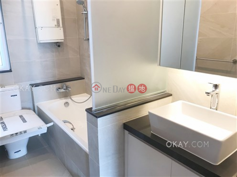 Tasteful 3 bedroom on high floor with balcony | For Sale | Discovery Bay, Phase 4 Peninsula Vl Coastline, 44 Discovery Road 愉景灣 4期 蘅峰碧濤軒 愉景灣道44號 Sales Listings
