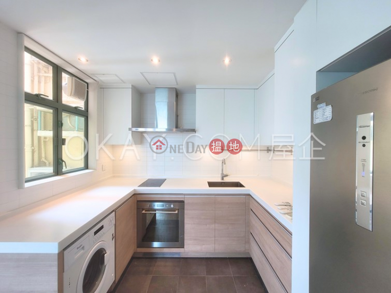 HK$ 8.18M | Discovery Bay, Phase 8 La Costa, Costa Court, Lantau Island Cozy 2 bedroom on high floor with sea views & balcony | For Sale