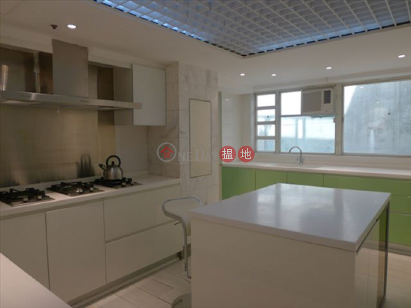 3 Bedroom Family Flat for Rent in Pok Fu Lam | 200 Victoria Road | Western District, Hong Kong | Rental HK$ 69,800/ month