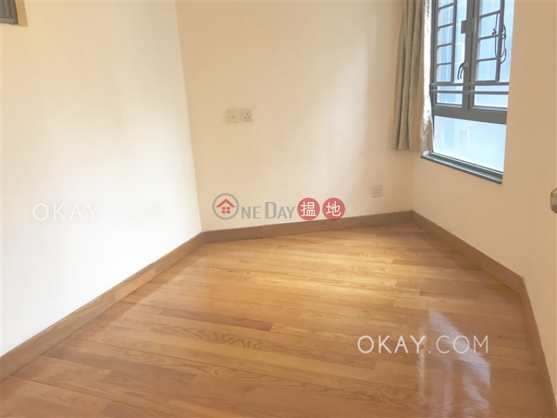 Stylish 2 bedroom in Sheung Wan | Rental, Hollywood Terrace 荷李活華庭 Rental Listings | Central District (OKAY-R63713)
