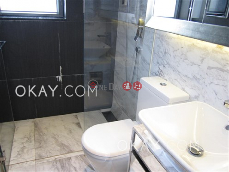 HK$ 39,000/ month Centre Point | Central District Luxurious 3 bedroom with balcony | Rental