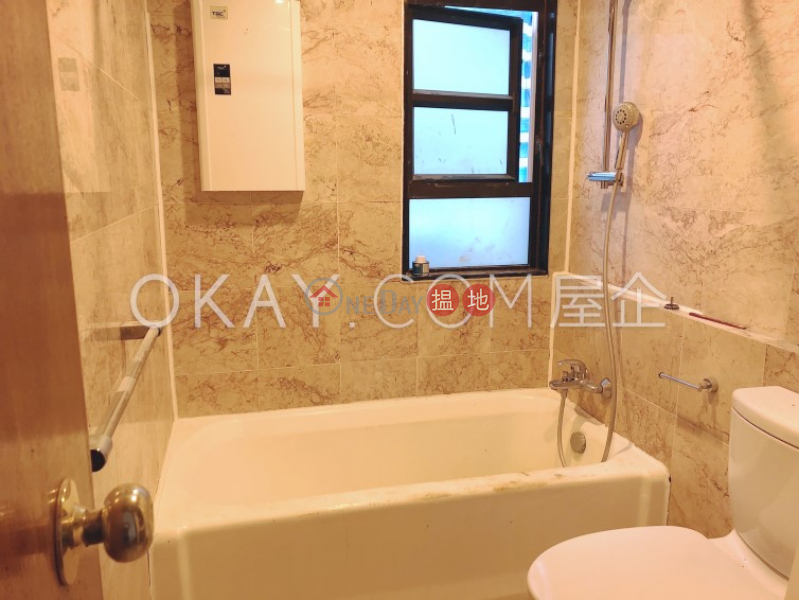 Rare 3 bedroom on high floor with parking | Rental | Wen Po Mansion 文寶閣 Rental Listings