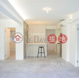 Lovely 2 bedroom on high floor with balcony | Rental | Wah Hing Industrial Mansions 華興工業大廈 _0