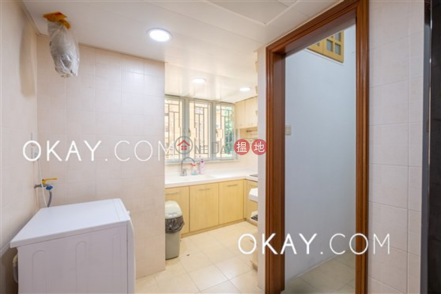 HK$ 44,500/ month, Block 45-48 Baguio Villa Western District Nicely kept 3 bedroom with balcony & parking | Rental