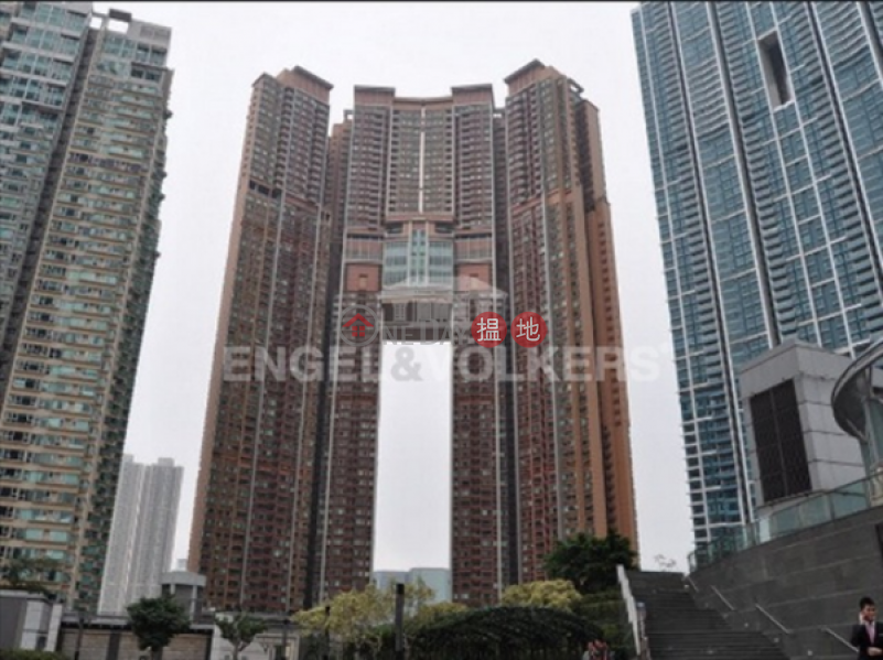2 Bedroom Flat for Sale in West Kowloon, The Arch 凱旋門 Sales Listings | Yau Tsim Mong (EVHK39277)