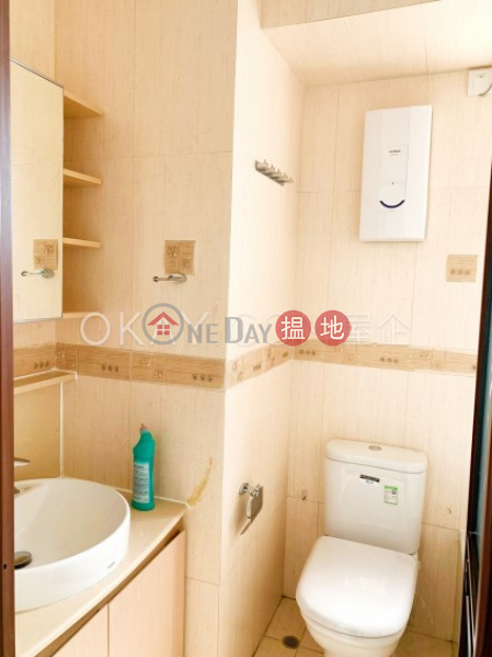 HK$ 32,000/ month, Beacon Heights Kowloon City | Stylish 3 bedroom on high floor with parking | Rental