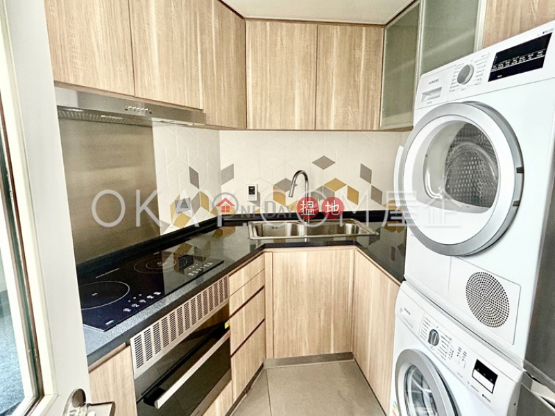 HK$ 62,000/ month | C.C. Lodge | Wan Chai District, Exquisite 3 bed on high floor with rooftop & parking | Rental