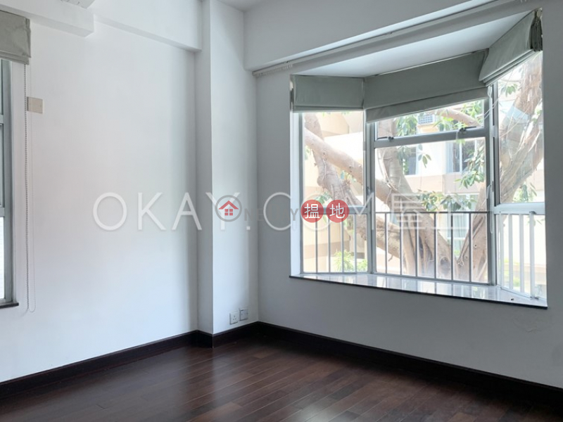 Stylish 3 bedroom with balcony & parking | Rental 21 Crown Terrace | Western District | Hong Kong, Rental | HK$ 46,500/ month