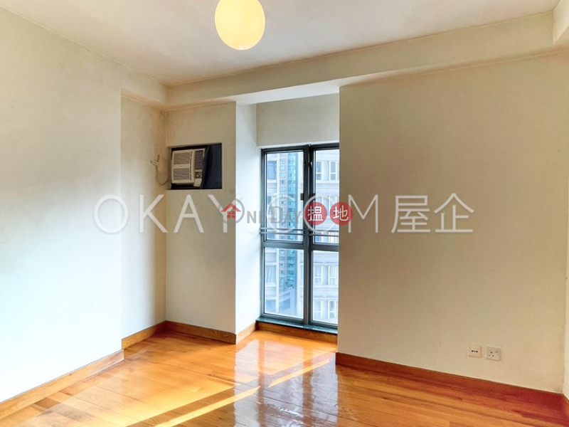 HK$ 17M | Hollywood Terrace | Central District Gorgeous 2 bedroom on high floor | For Sale