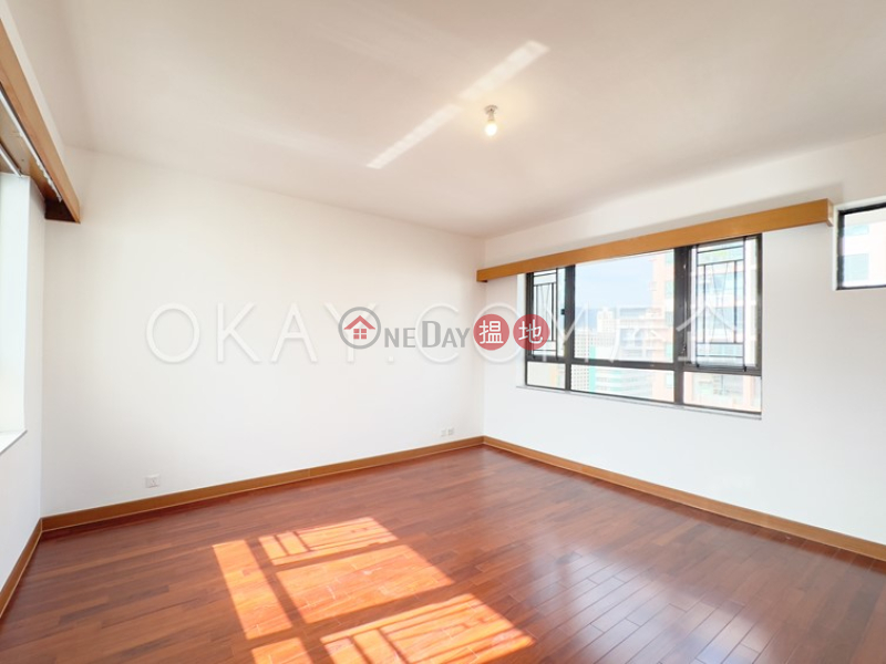 Rare 3 bedroom on high floor with balcony & parking | Rental | The Crescent Block B 仁禮花園 B座 Rental Listings