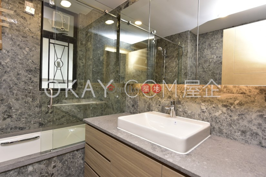 Rare 4 bedroom on high floor with balcony & parking | For Sale | Beverly Hill 比華利山 Sales Listings