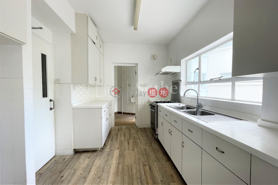 Property for Rent at Alberose with 3 Bedrooms | Alberose 玫瑰邨 Rental Listings