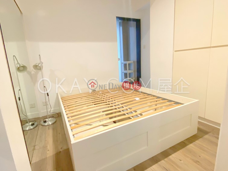 Unique 2 bedroom in Mid-levels West | For Sale | Sun Fat Building 新發樓 Sales Listings