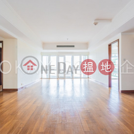 Stylish 3 bedroom with sea views, balcony | Rental