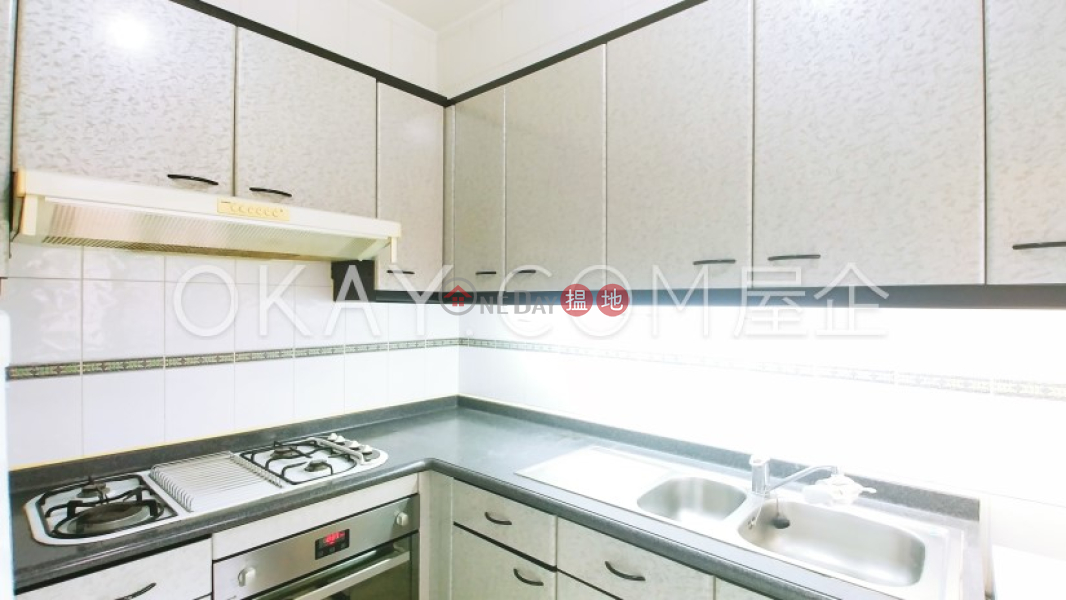 Tasteful 2 bedroom on high floor | Rental | Hillsborough Court 曉峰閣 Rental Listings