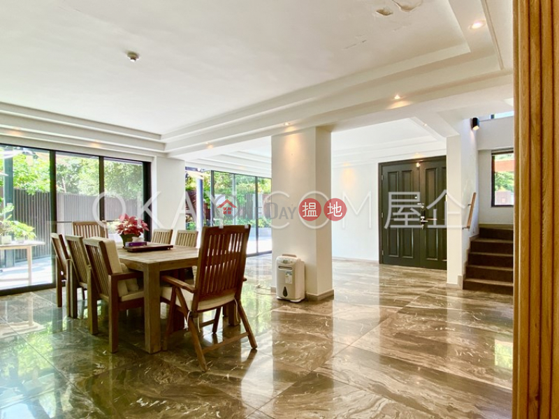Stylish house with rooftop & parking | For Sale | Phoenix Palm Villa 鳳誼花園 Sales Listings