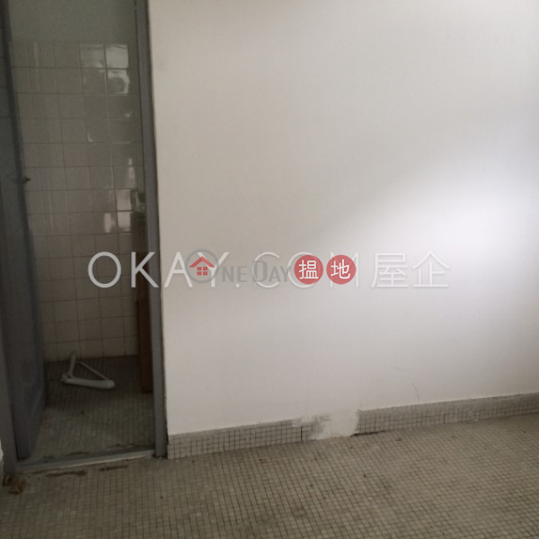 HK$ 45,000/ month, Dor Fook Mansion Western District | Rare 2 bedroom on high floor with parking | Rental