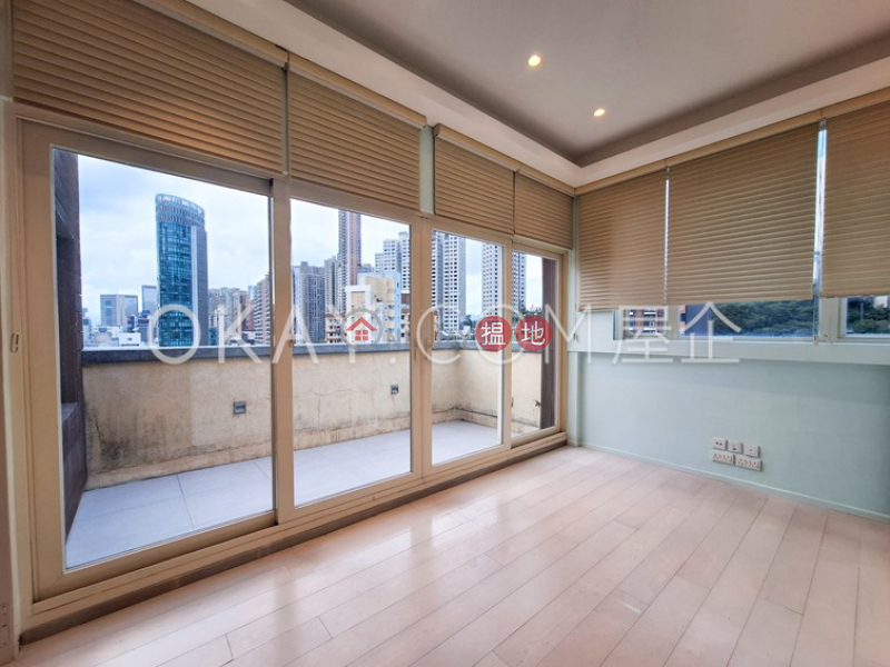 Unique penthouse with racecourse views, balcony | Rental | Yuk Sing Building 毓成大廈 Rental Listings
