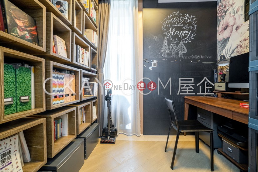Lovely 2 bedroom on high floor with balcony & parking | Rental | Mount Pavilia Tower 11 傲瀧 11座 Rental Listings