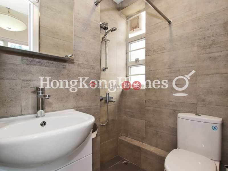 HK$ 24,000/ month | Capital Building | Wan Chai District | 3 Bedroom Family Unit for Rent at Capital Building