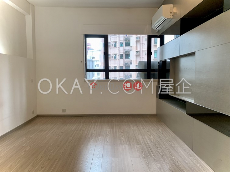 HK$ 73,000/ month, Palm Court Western District Efficient 3 bed on high floor with balcony & parking | Rental