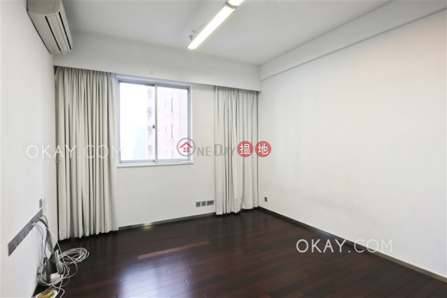 HK$ 92,000/ month, Hollywood Heights | Central District | Efficient 4 bedroom with balcony & parking | Rental