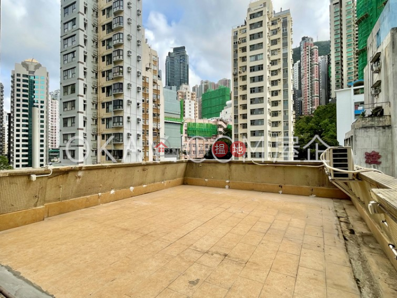 Charming 3 bedroom on high floor with rooftop | Rental | Kiu Fat Building 僑發大廈 Rental Listings