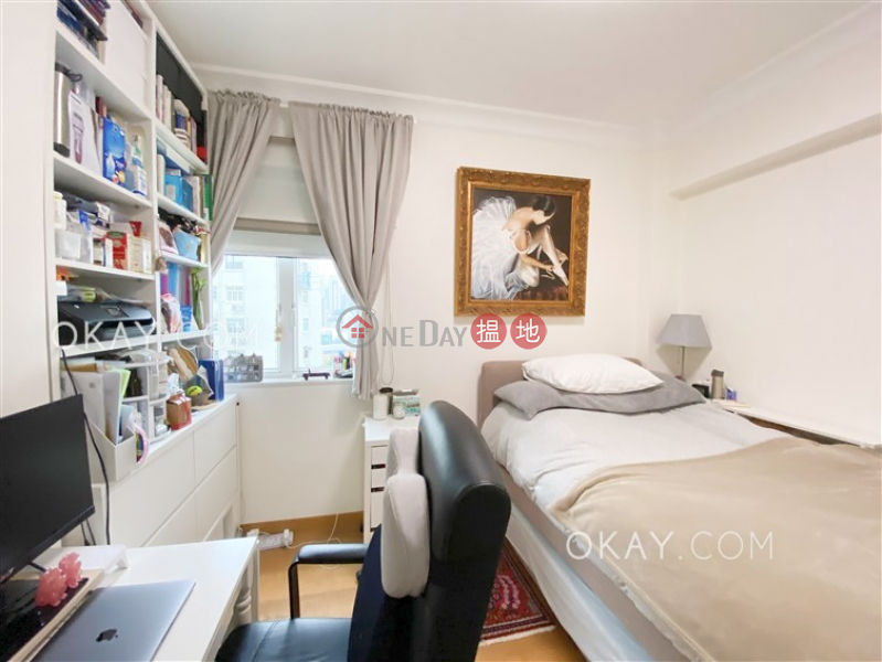 HK$ 43,000/ month | Miramar Villa Wan Chai District | Stylish 3 bedroom with parking | Rental